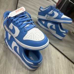 Nike dunk North Carolina Blue